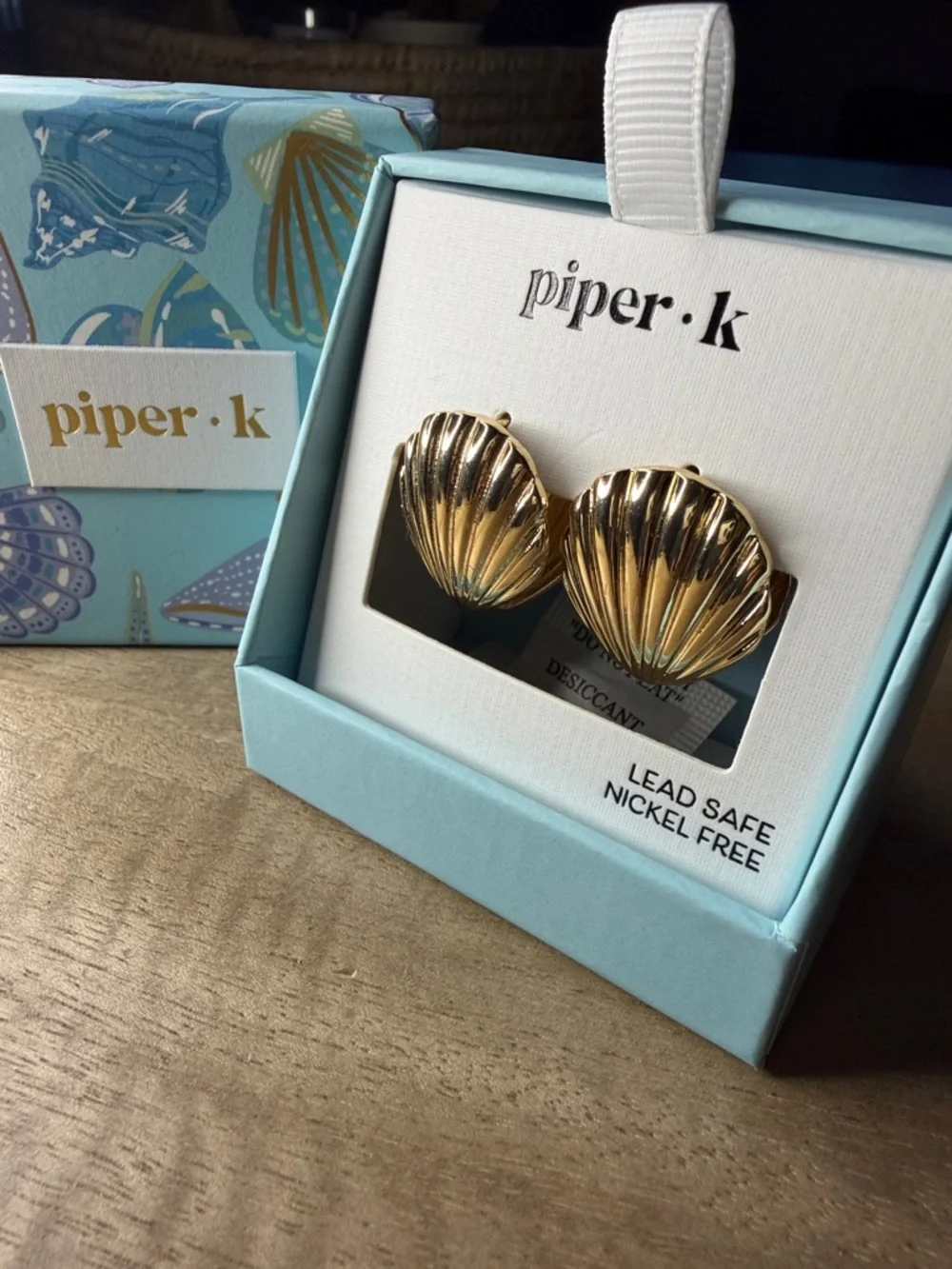 piper·k Gold Shell Stud Earrings - Shiny Gold Seashell Design